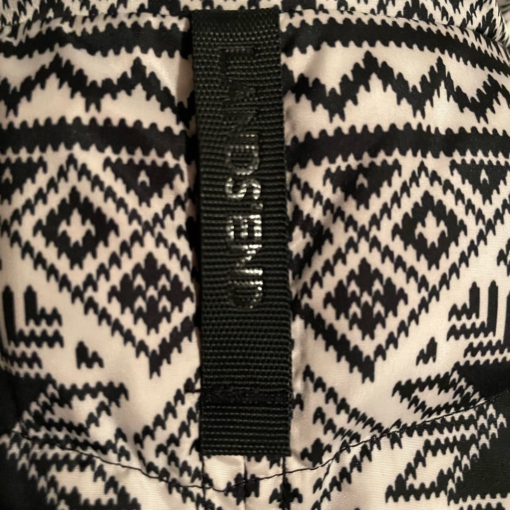 Lands ends puffer jacket - Picture 3 of 5